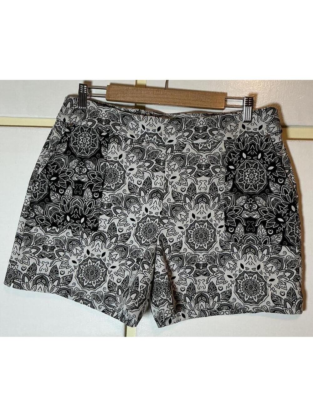 INC International Concepts Women's Chino Shorts 10 Black White Geometric